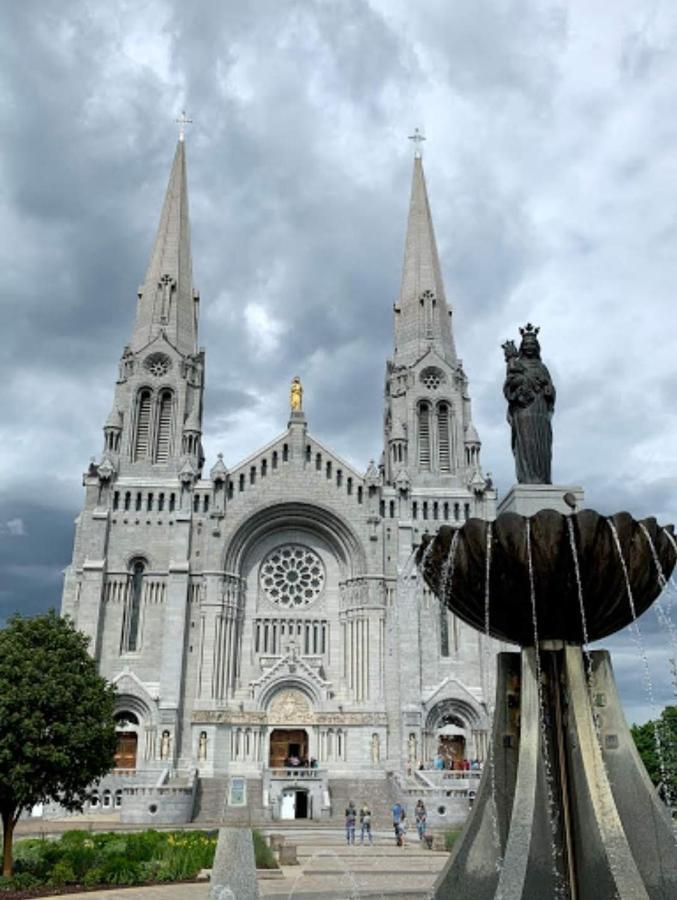 Sainte-Anne-de-BeaupréHabitations Zenithアパートメント エクステリア 写真